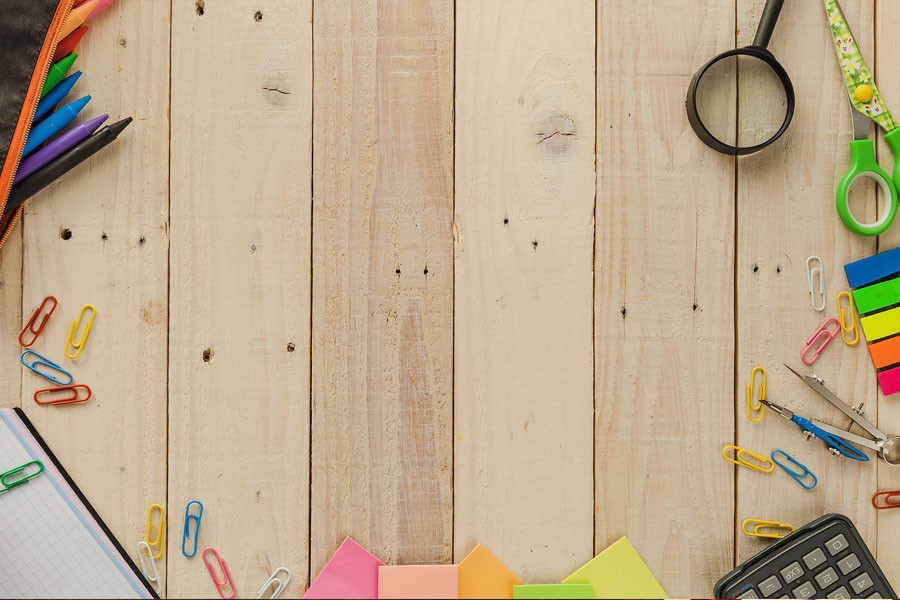 Background bàn gỗ PNG sáng màu phù hợp cho slide thuyết trình