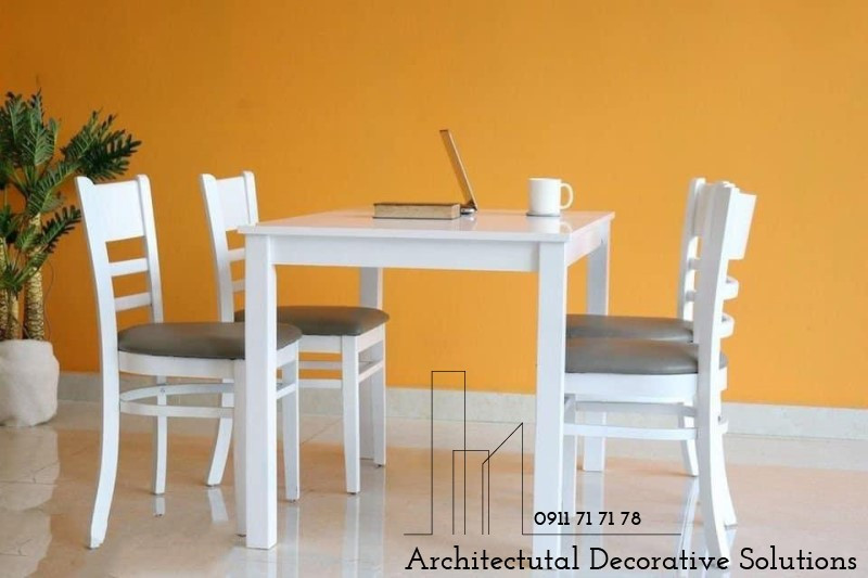 Bàn ăn 4 ghế gỗ màu nâu tự nhiên với thiết kế đơn giản, thanh lịch