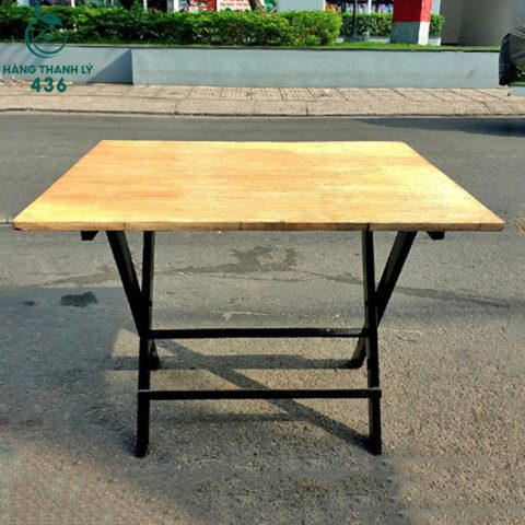 Bàn ăn gấp gọn chân sắt màu đen thanh lý, mặt gỗ vân đẹp