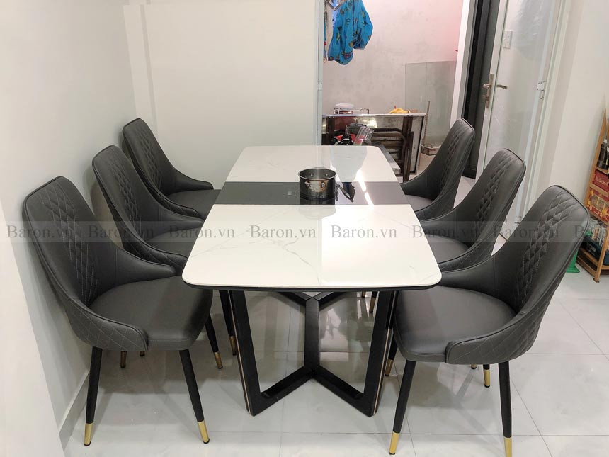 Bàn ăn tích hợp bếp từ nhỏ gọn