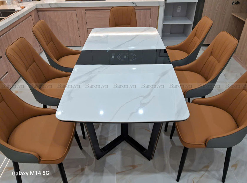 Bàn ăn tích hợp bếp từ phong cách