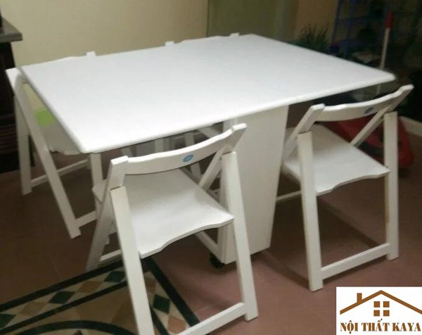 Bàn ăn xếp gọn thông minh mở hoàn toàn cho nhiều người