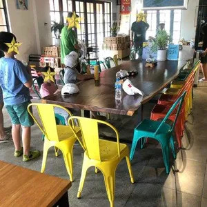 Bàn cafe gỗ me tây tạo điểm nhấn ấn tượng
