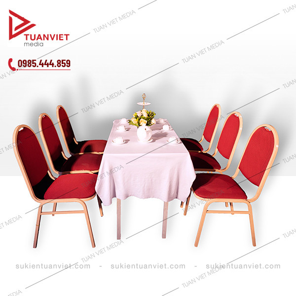 Bàn chữ nhật và ghế banquet đơn giản khăn trắng cho thuê ăn cỗ
