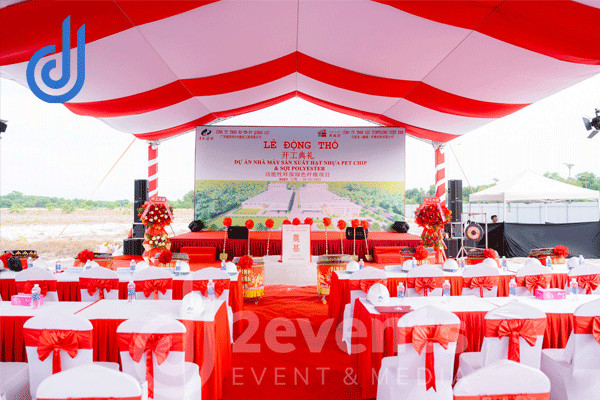 Bàn đại biểu trang trọng cho sự kiện tại Đà Nẵng