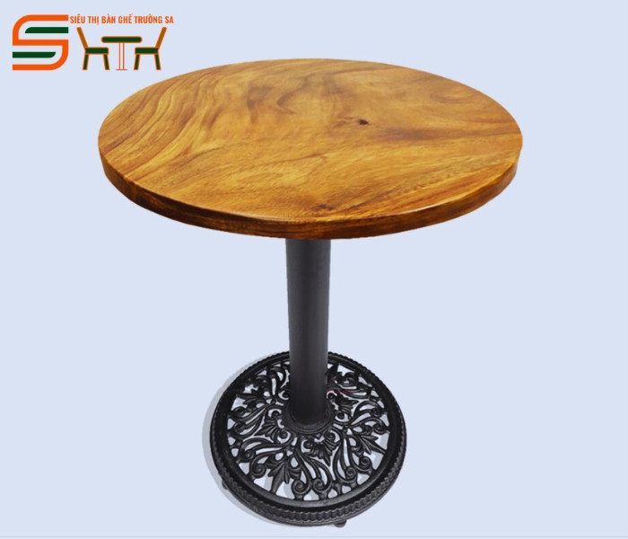 Bàn ghế cafe gỗ màu nâu trầm, kiểu dáng thanh lịch, phù hợp cho không gian quán cà phê ấm cúng.