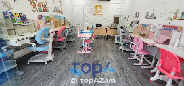 Bàn ghế chống gù thông minh của Dorae.Kids tại Đà Nẵng