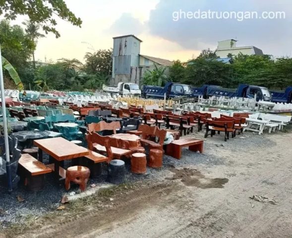 bàn ghế đá các loại với nhiều mẫu mã để lựa chọn