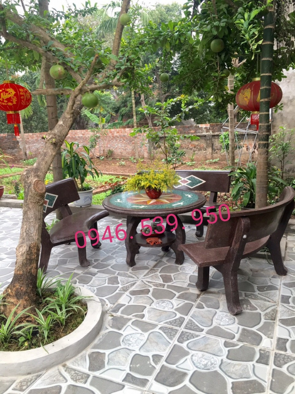 Bàn ghế đá màu cafe