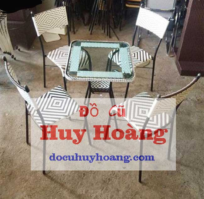 Bàn ghế giả mây thanh lý tại Chợ đồ cũ Huy Hoàng mẫu 3