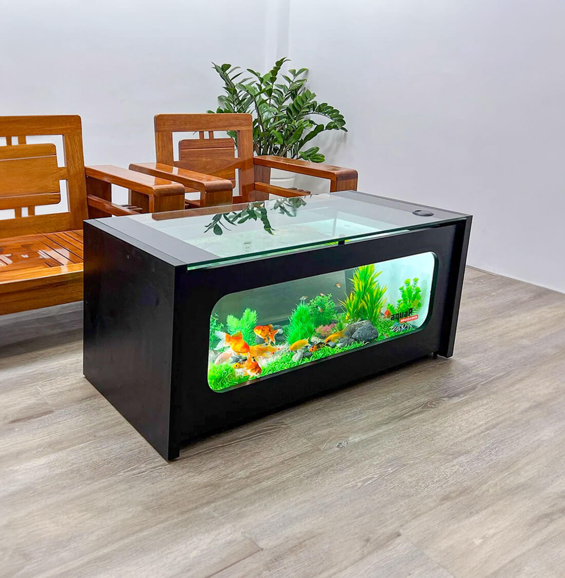 Bàn ghế hồ cá hình chữ nhật, mang ý nghĩa phong thủy tốt lành cho không gian