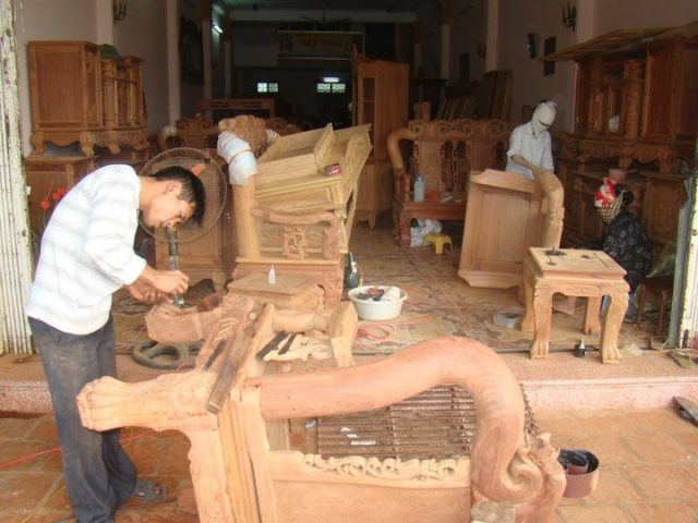 bàn ghế La Xuyên gỗ gụ chạm khắc tinh xảo
