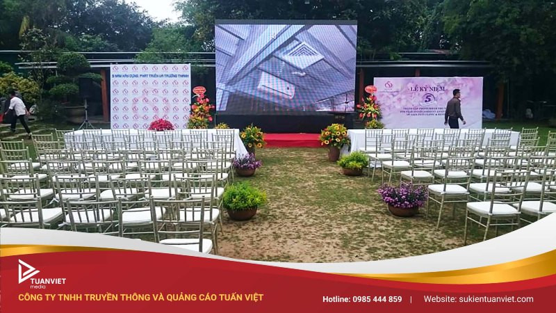 Bàn ghế sự kiện cho thuê