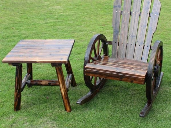 Bàn ghế tựa sân vườn chất liệu gỗ thông