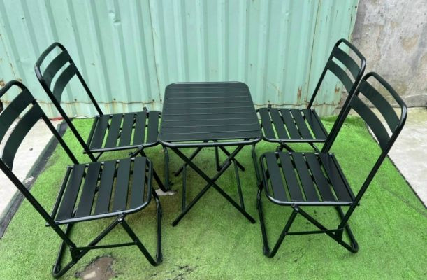 bàn ghế xếp ngoài trời phong cách cổ điển