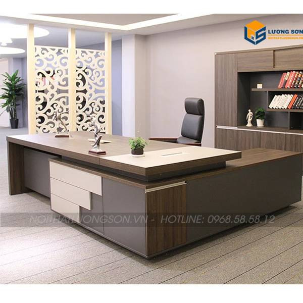 Bàn giám đốc Felix dài 2m4 BGD37, thể hiện sự đẳng cấp và uy quyền cho không gian lãnh đạo.