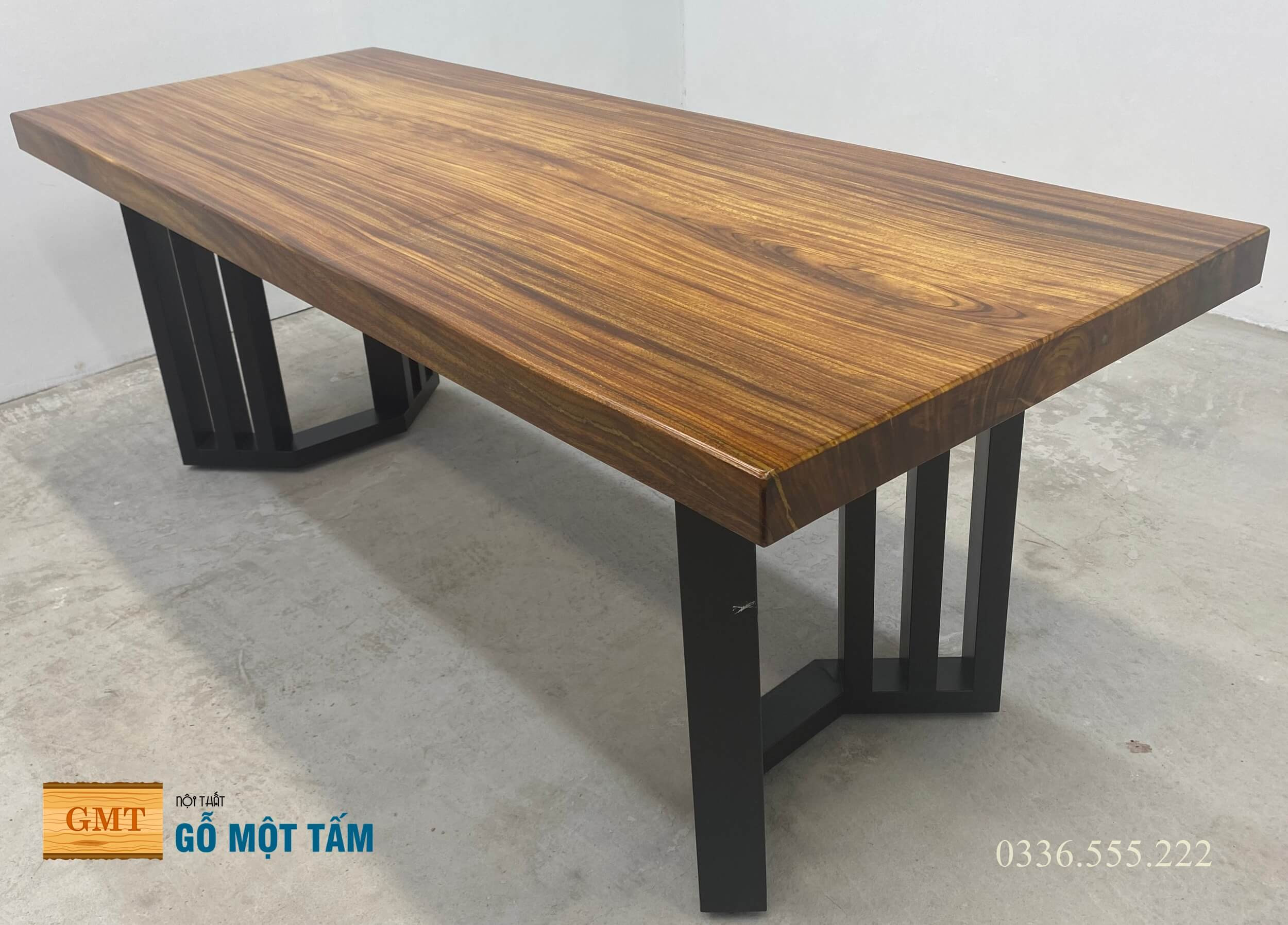 Bàn gỗ dài 2m giá cả phải chăng, phù hợp nhiều không gian sống
