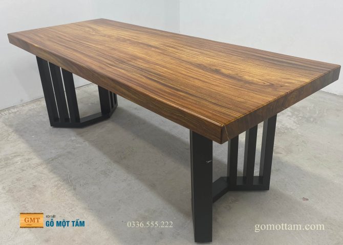 Bàn gỗ dài 2m nguyên tấm chất liệu gỗ lim với vân gỗ tự nhiên đẹp mắt