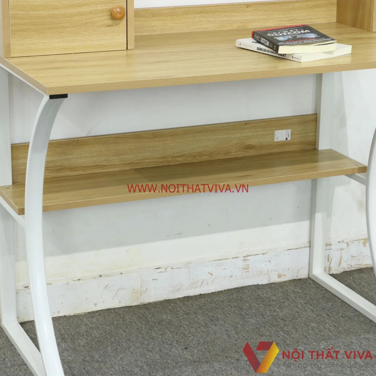 Bàn học gỗ công nghiệp với thiết kế thẩm mỹ cao