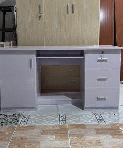 Bàn làm việc bằng nhựa Chin Huei thiết kế hiện đại