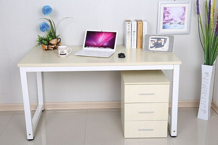 Bàn làm việc chân sắt 1m20 tiết kiệm chi phí, so sánh giá bàn làm việc văn phòng