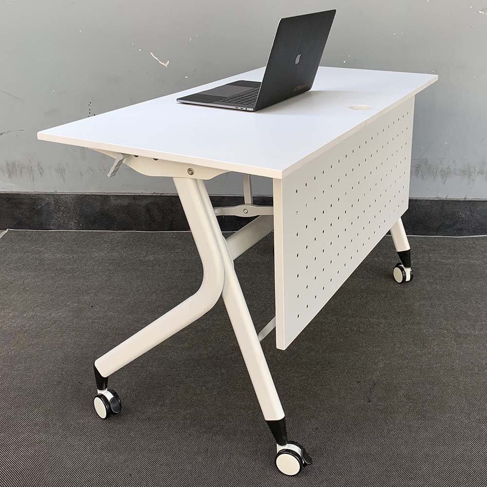 Bàn làm việc gấp mặt bàn có thể xếp chồng gọn gàng sau khi sử dụng