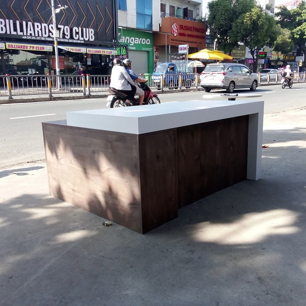 Bàn làm việc giám đốc cũ chữ L màu trắng thanh lịch