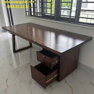 Bàn làm việc gỗ me tây nguyên khối tại nhà