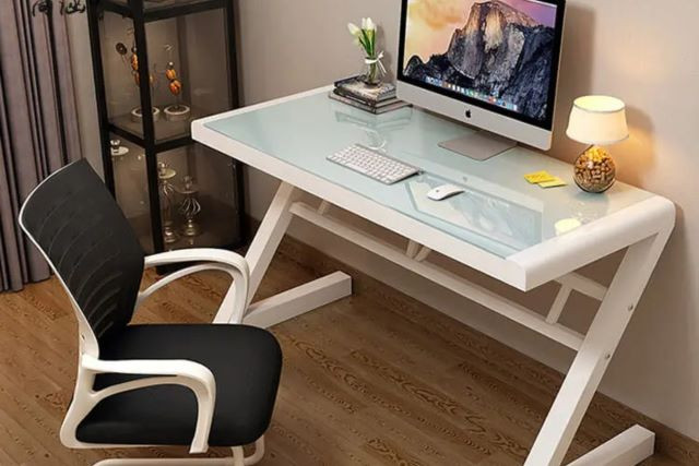 Bàn làm việc hiện đại đơn giản