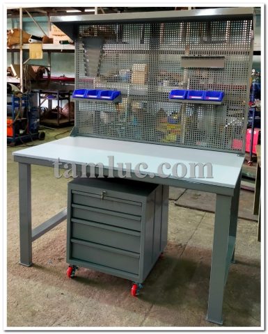Bàn làm việc kỹ thuật chuyên nghiệp