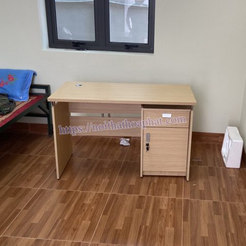 Bàn làm việc liền hộc HR120SHL đã được lắp đặt hoàn thiện và sẵn sàng sử dụng
