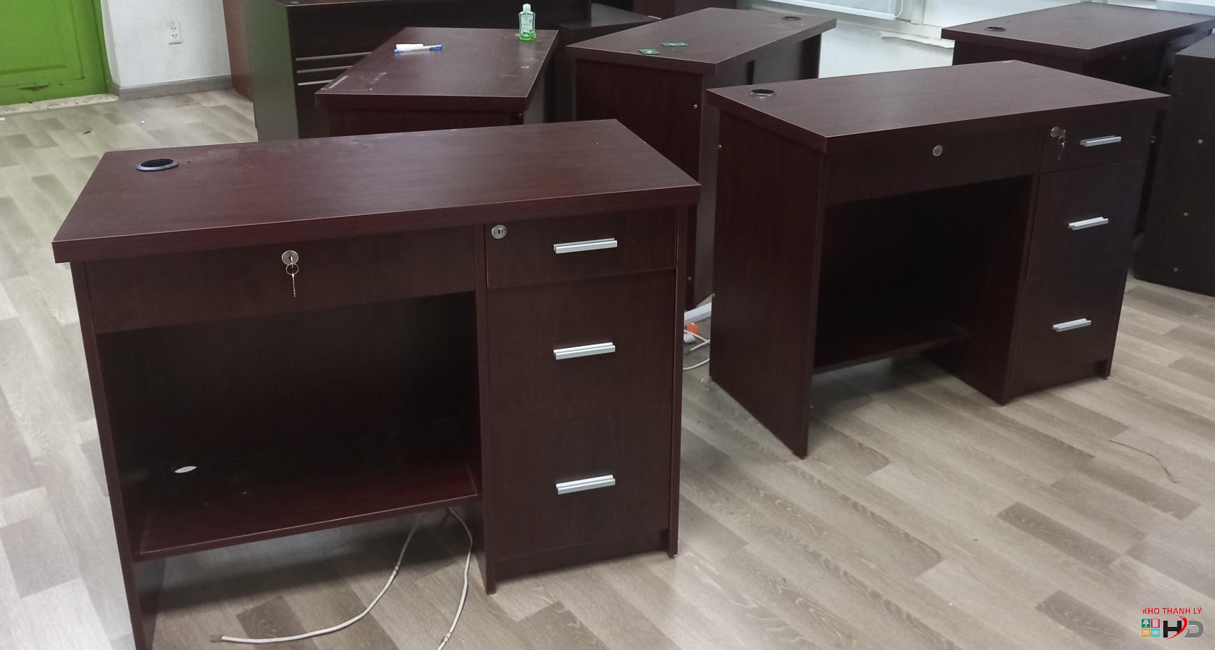 Bàn làm việc thanh lý chất lượng