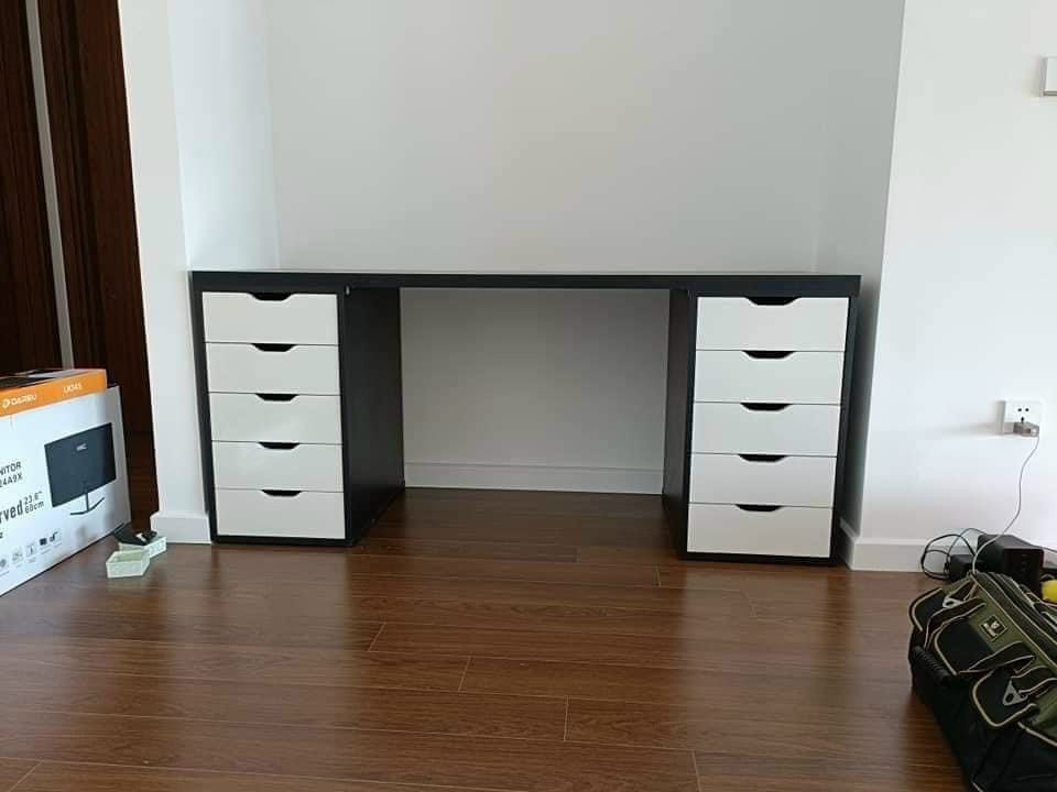 Bàn làm việc theo yêu cầu mặt gỗ kết hợp chân sắt kiểu dáng hiện đại