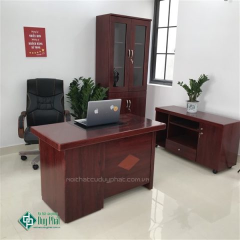 Bàn làm việc với vị trí đặt hợp phong thủy, mang lại tài lộc cho người tuổi Bính Thìn