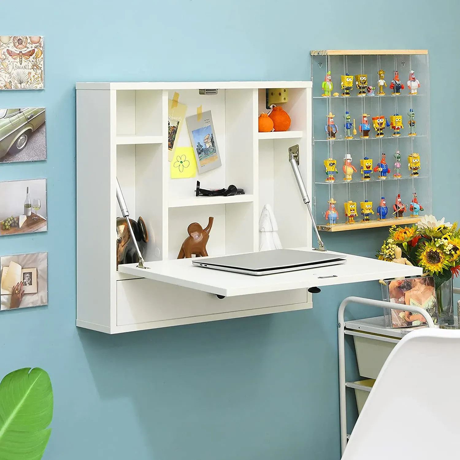 Bàn máy tính treo tường kèm kệ sách nhiều ngăn, tiện lợi cho việc học tập
