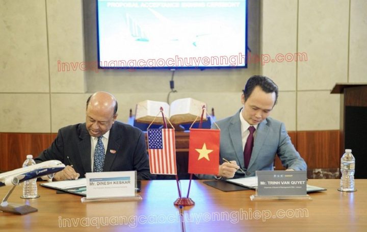 Bảng tên để bàn làm việc mica trong suốt hiện đại