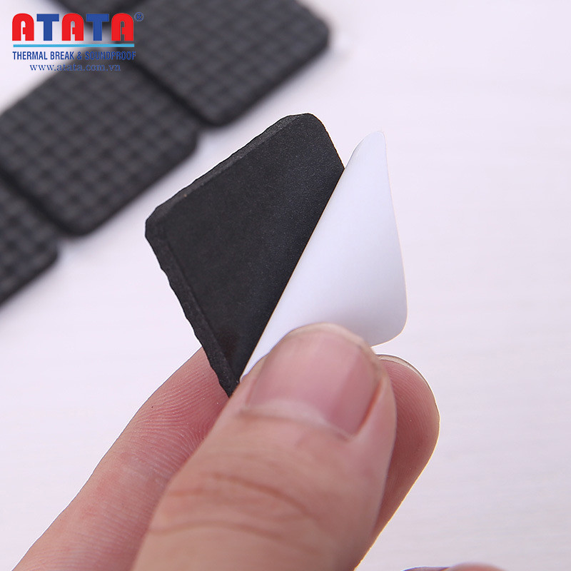 Bảo vệ chân ghế gỗ vuông khỏi ẩm mốc với miếng đệm chống nước
