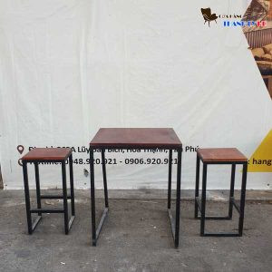 Bộ bàn ăn 2 ghế chân sắt cũ, bền đẹp cho quán phở