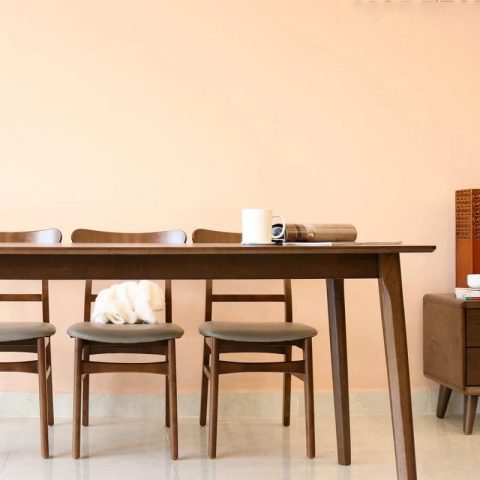 Bộ bàn ăn Mango 4 ghế màu nâu walnut sang trọng cho không gian ấm cúng
