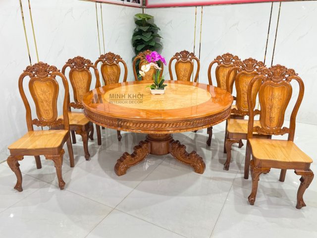 Bộ bàn ghế ăn hoàng gia gỗ căm xe chạm khắc tinh xảo trong không gian sang trọng
