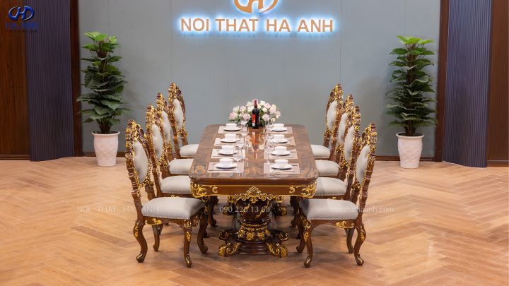 Bộ bàn ghế ăn tân cổ điển chạm khắc tinh xảo trong không gian ấm cúng