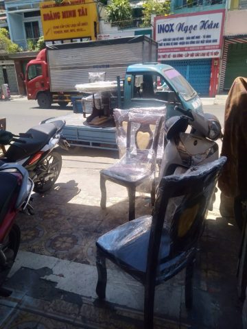 Bộ bàn ghế cũ bằng gỗ sang trọng tại quận 12