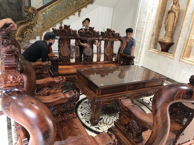 Bộ bàn ghế gỗ cẩm lai đục nghê đẹp, tay 14