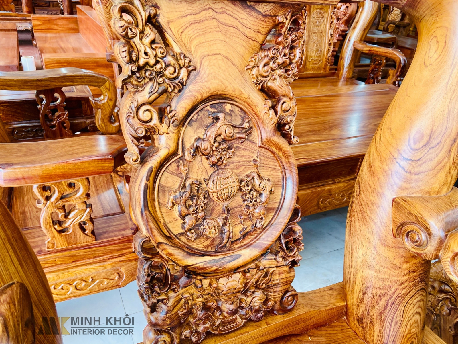 Bộ bàn ghế gỗ cẩm lai tay 16 16 chạm Nghê 10 món đẳng cấp