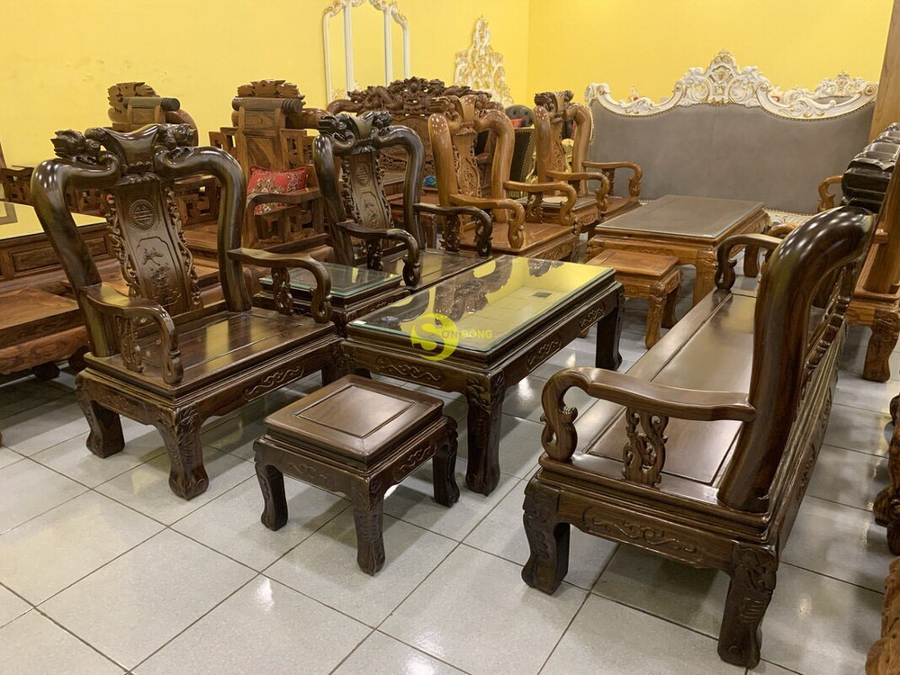 Bộ bàn ghế gỗ chiu liu BBG82 với chạm khắc tinh xảo
