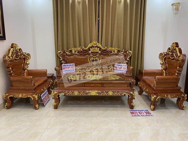 Bộ bàn ghế gỗ dát vàng phong cách hoàng gia tại Phú Xuyên