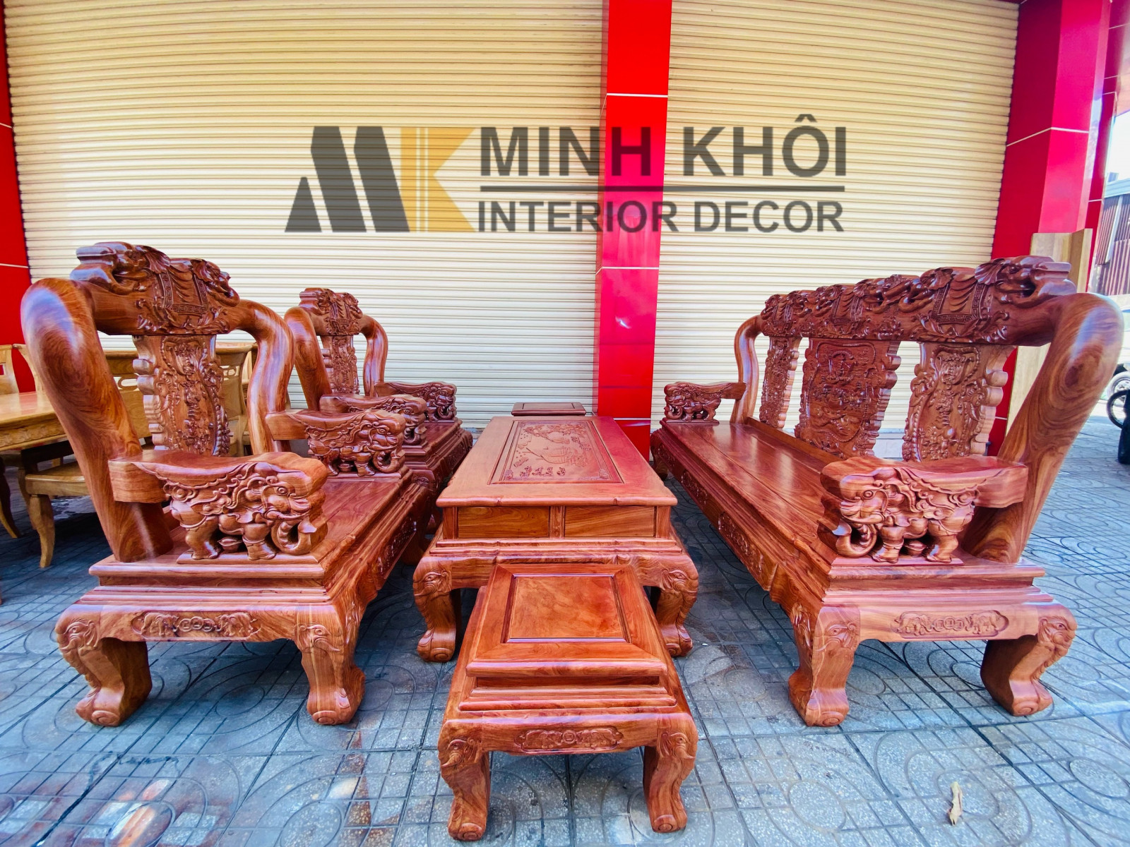 Bộ bàn ghế gỗ hương đá chạm khắc tinh xảo