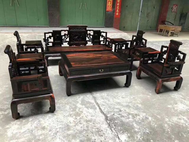 Bộ bàn ghế gỗ trắc đen nguyên khối sang trọng