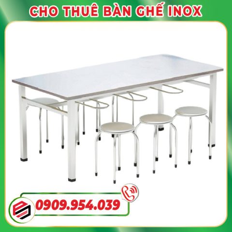 Bộ bàn ghế inox tròn sáng bóng sẵn sàng phục vụ cho một sự kiện chuyên nghiệp, thể hiện vẻ đẹp hiện đại và tiện dụng.
