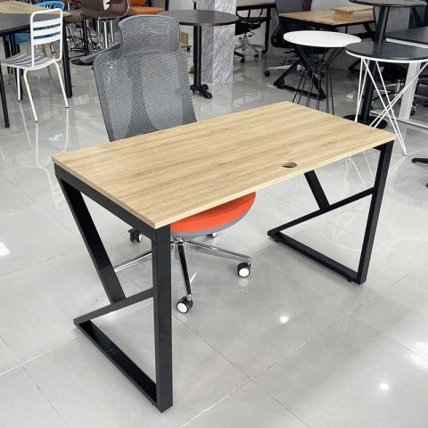 Bộ bàn ghế làm việc tại nhà đơn giản chân sắt chữ K